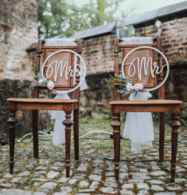 LieBella Dekoverleih und Eventdesign Aachen - Trau-Stühle Vintage.